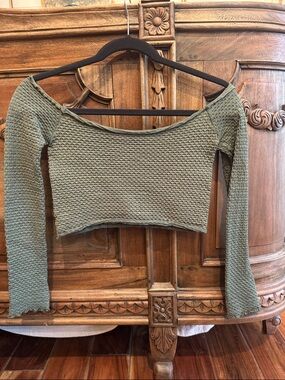 Size small Olive Green Women's Cropped Knit Sweater - Off-Shoulder Long Sleeve